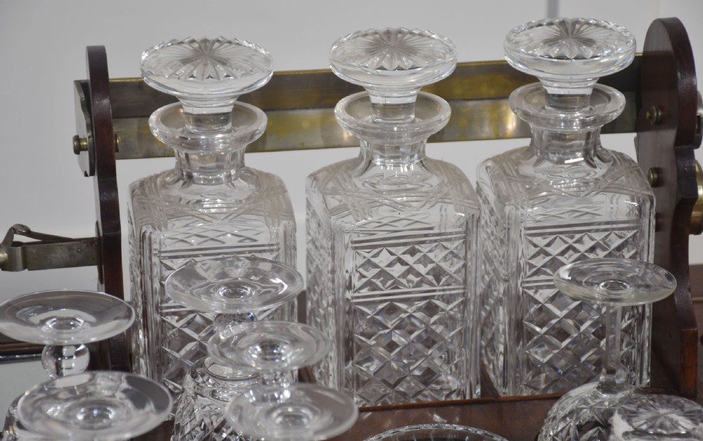 Mahogany surprise drinks cabinet View XII