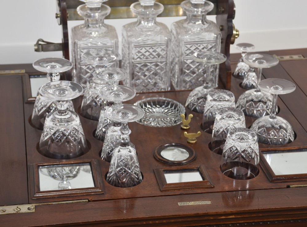 Mahogany surprise drinks cabinet View XIII