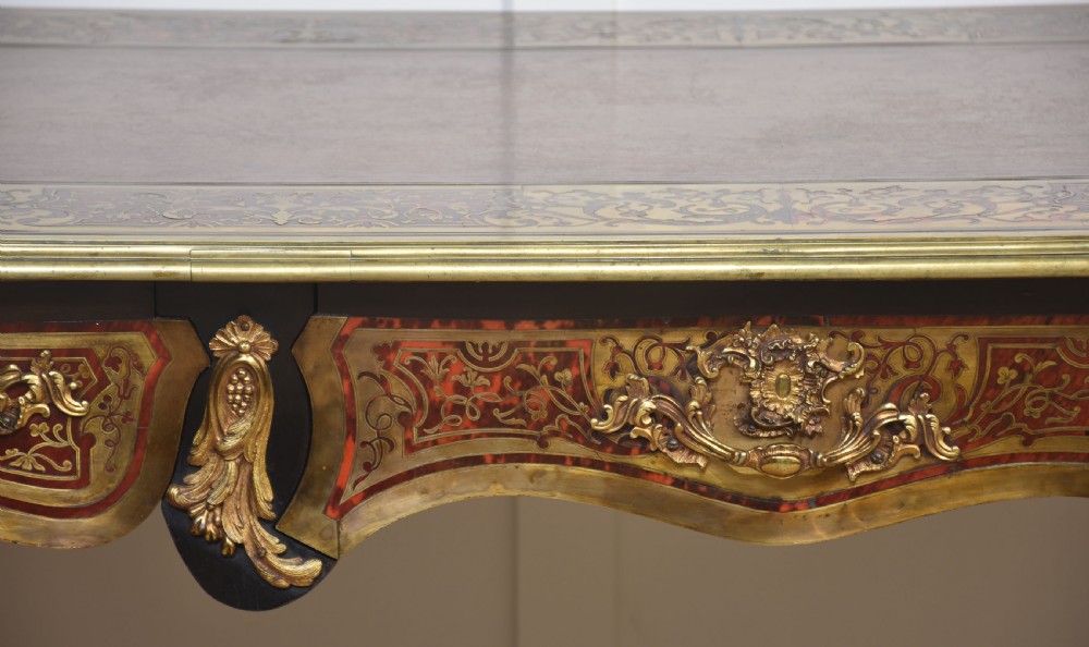 Regence Style Bureau Plat View VI