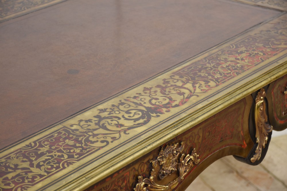 Regence Style Bureau Plat View VIII