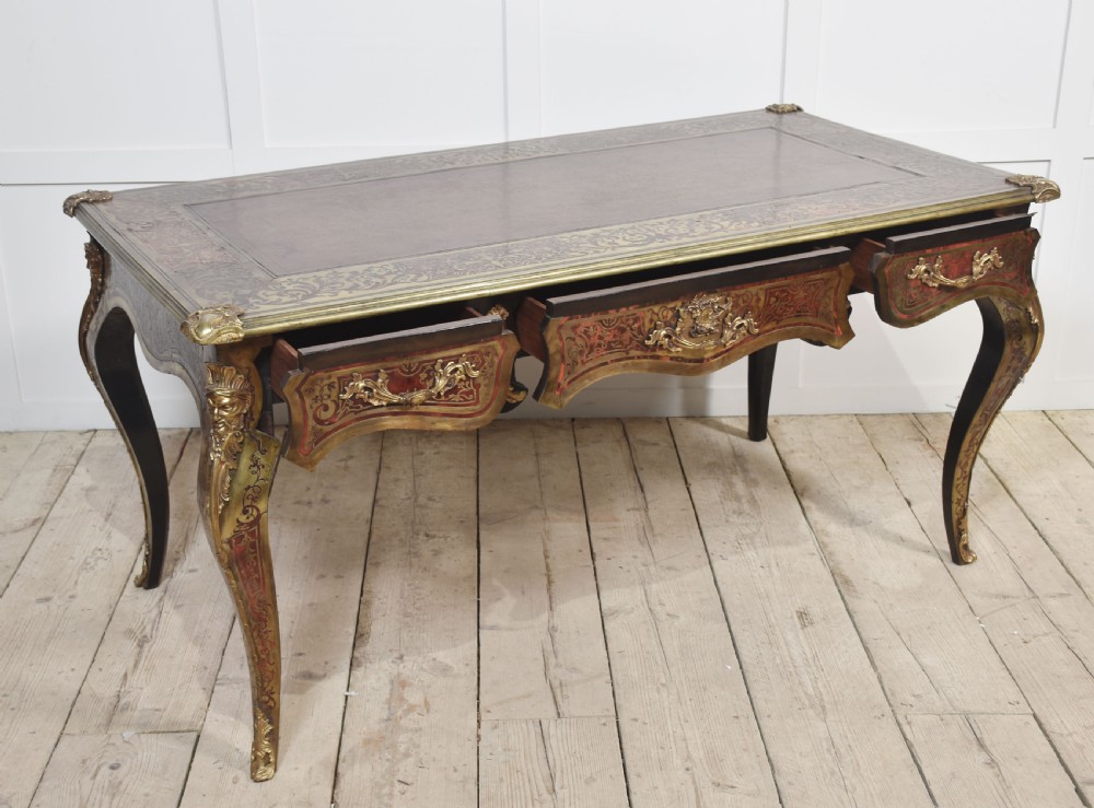 Regence Style Bureau Plat View IX