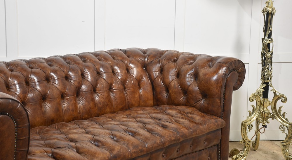 Brown leather deep buttoned chesterfield View X