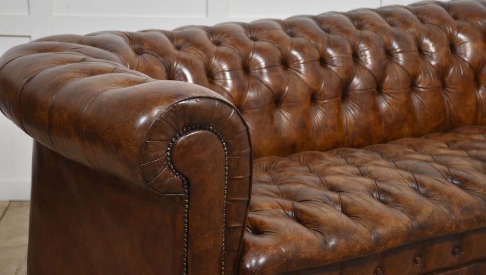 Brown leather deep buttoned chesterfield View XII