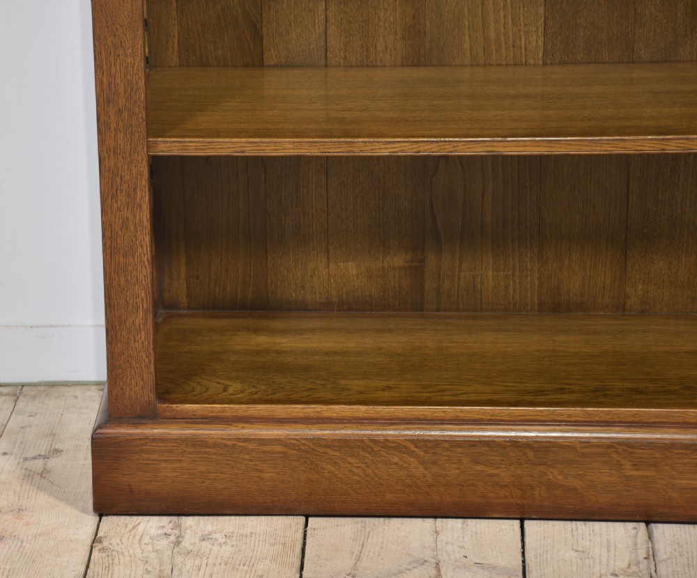 Oak open bookcases View VII