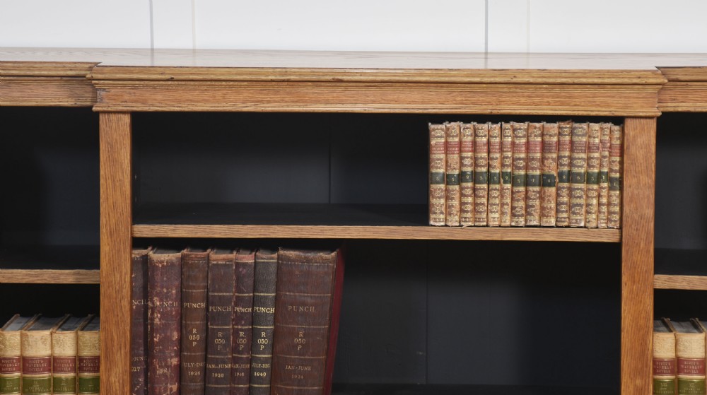 Oak breakfront open bookcase View IV