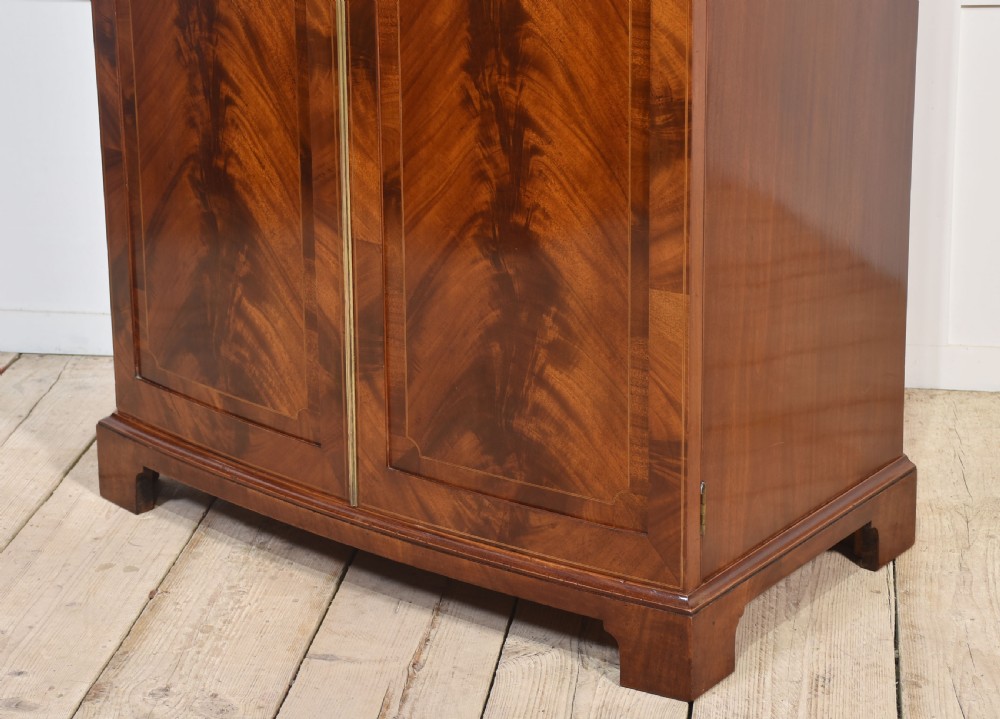 Mahogany bow fronted two door wardrobe View XII