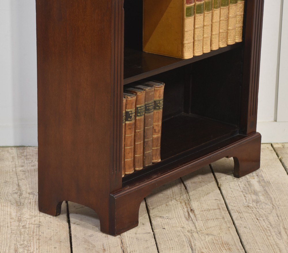Mahogany open bookcase View V