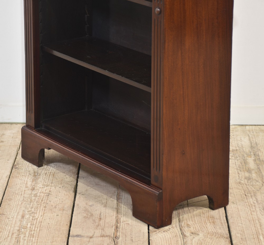 Mahogany open bookcase View VI