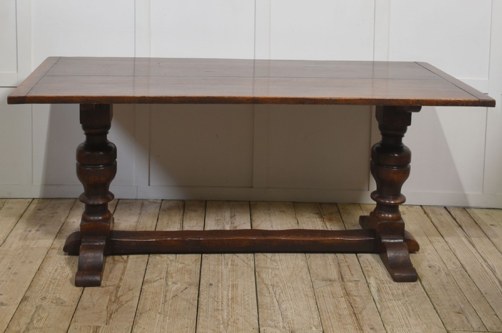 Oak refectory table View VIII