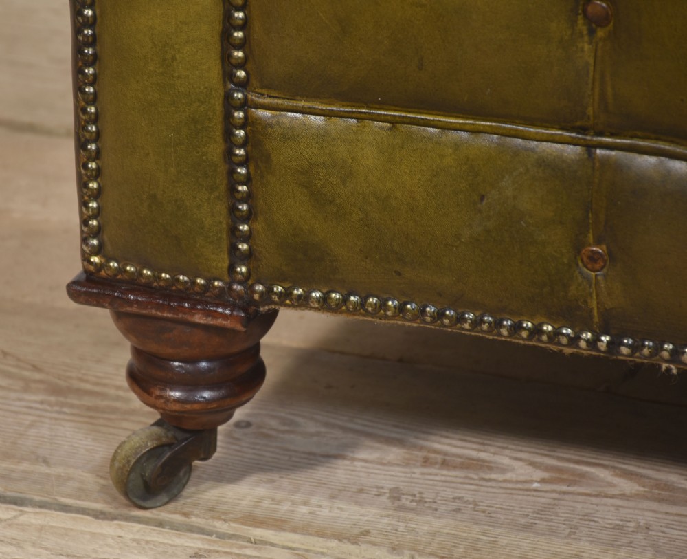 Leather Chesterfield club chair View IV