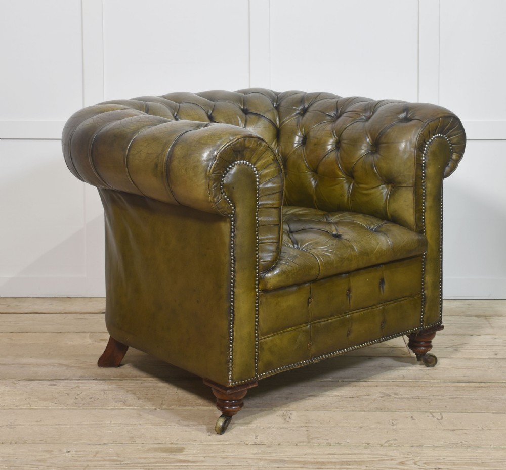 Leather Chesterfield club chair View V