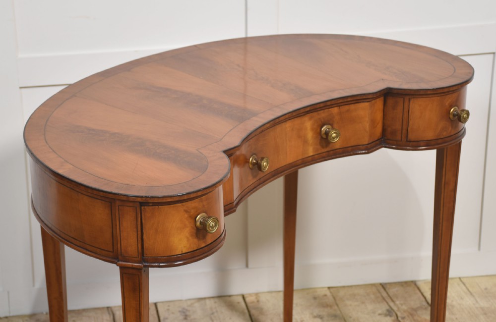 Mahogany kidney shaped lady’s dressing table View V