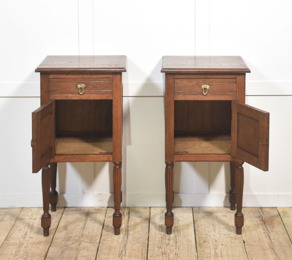 Pair of Oak Bedside Cabinets View V