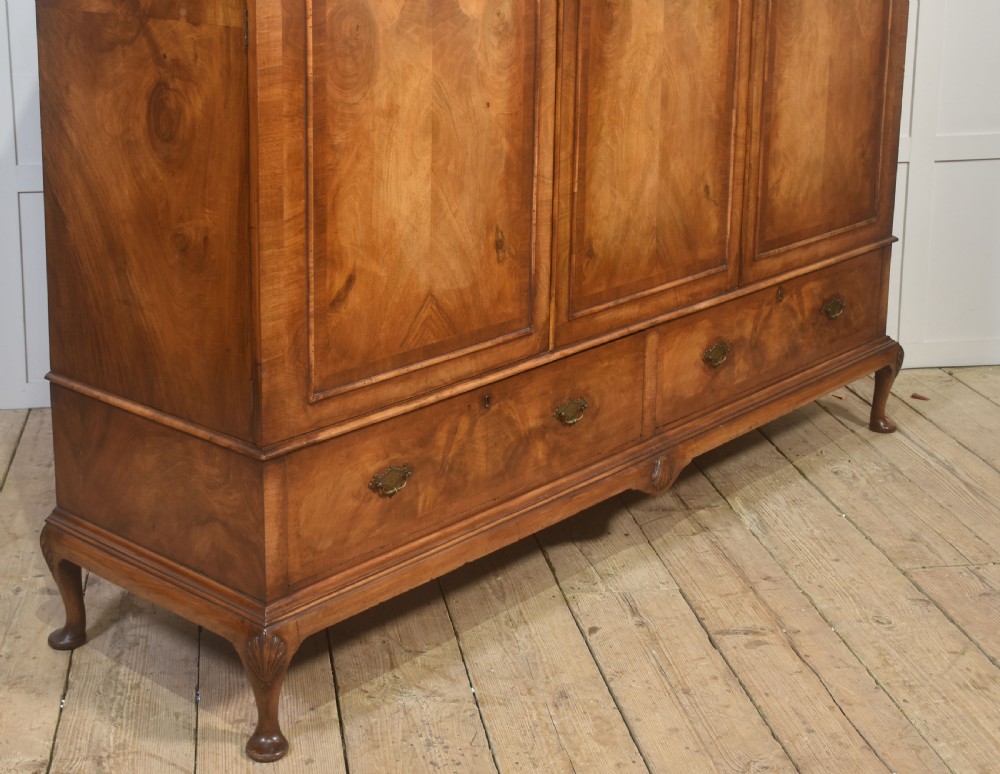 Queen Anne–Style Walnut Triple Wardrobe View VIII