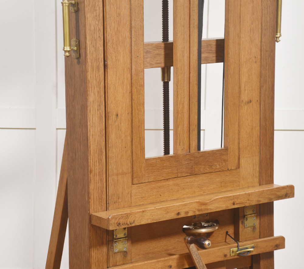 Winsor & Newton Oak Studio Easel View V