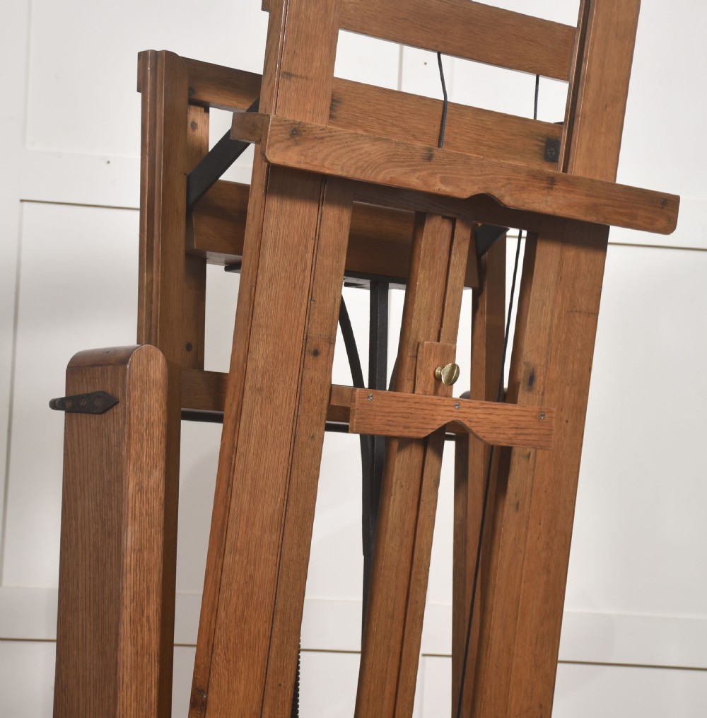 Winsor & Newton Oak Studio Easel View XII