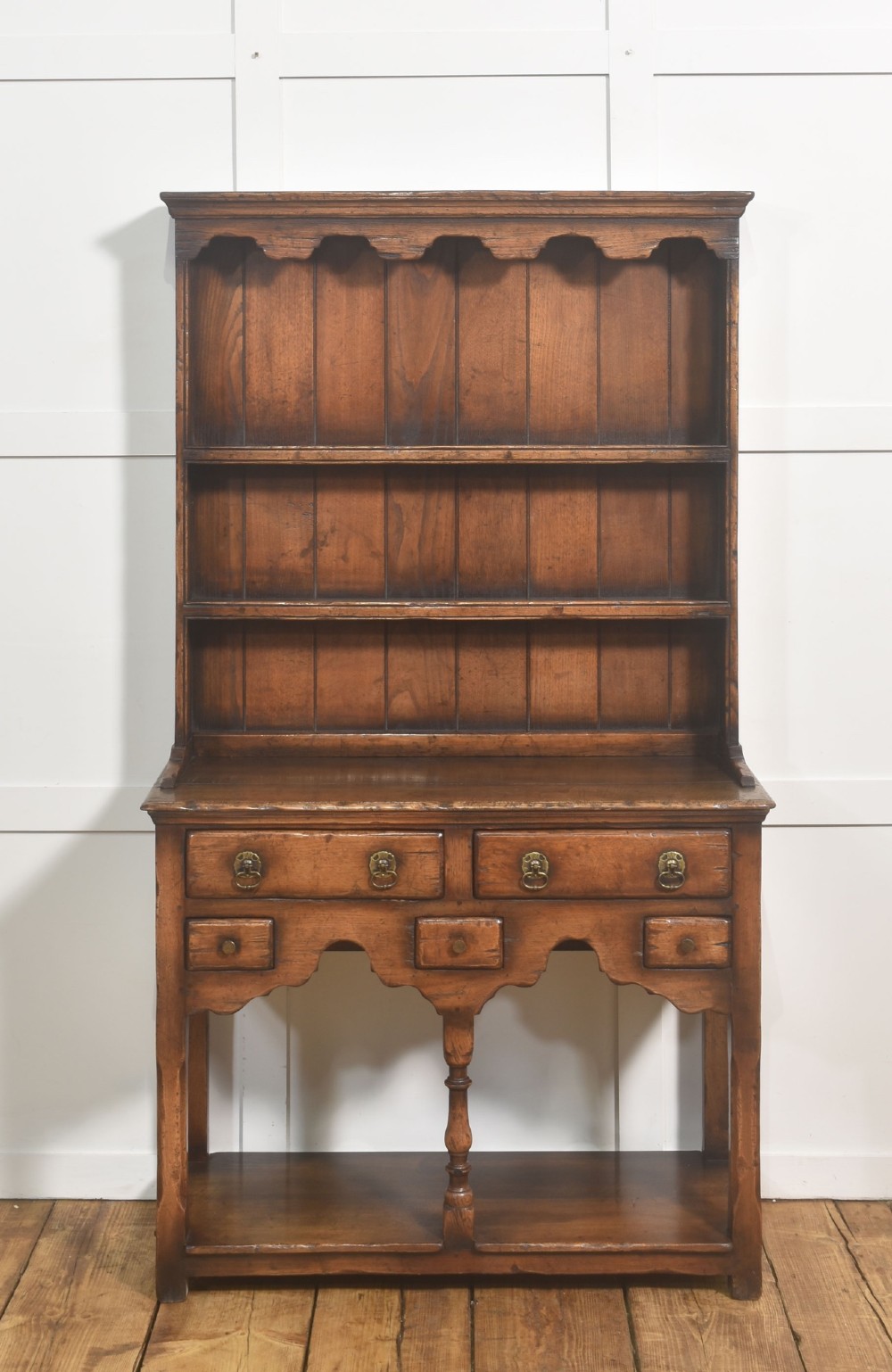 Country Oak Dresser With Plate Rack