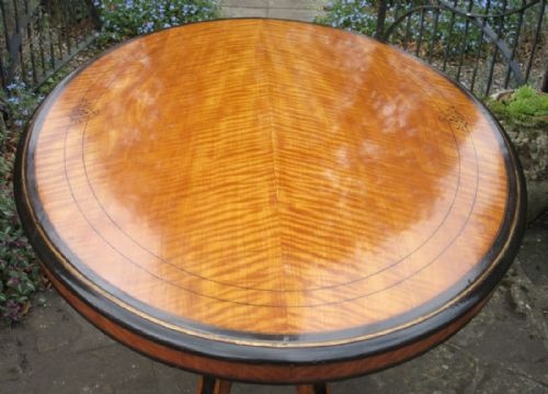 FINE SATIN BIRCH CENTRE TABLE OR LOO TABLE C1880 - ADDITIONAL PHOTO 7