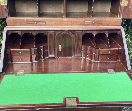 GEORGE II MAHOGANY BUREAU BOOKCASE - ADDITIONAL PHOTO 4