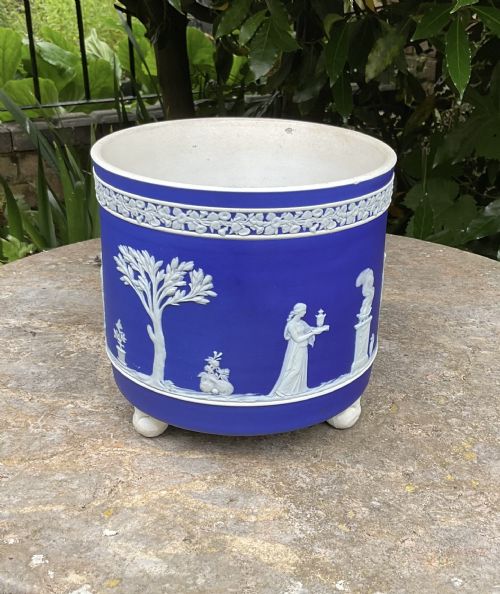 WEDGWOOD JASPERWARE JARDINIERE ON THREE FEET C1880 - ADDITIONAL PHOTO 2
