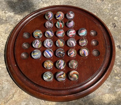 VICTORIAN MAHOGANY SOLITAIRE BOARD 27 MARBLES - ADDITIONAL PHOTO 1