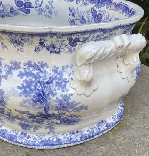 fig 3. GEORGIAN ROGERS BLUE & WHITE ‘ATHENS’ FOOT BATH c1830
