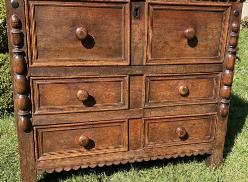 SMALL EARLY ENGLISH OAK CHEST OF DRAWERS C1680 - ADDITIONAL PHOTO 5