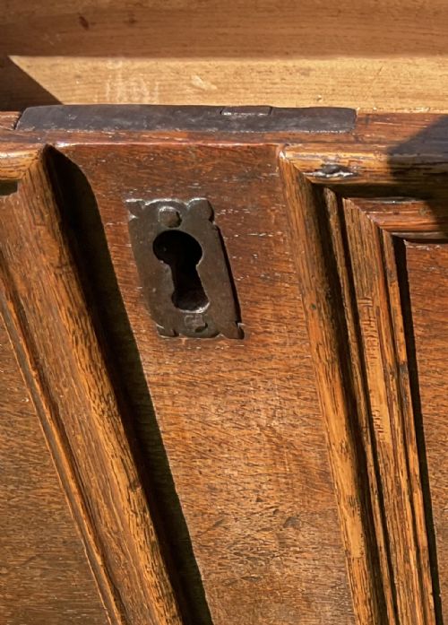 SMALL EARLY ENGLISH OAK CHEST OF DRAWERS C1680 - ADDITIONAL PHOTO 8