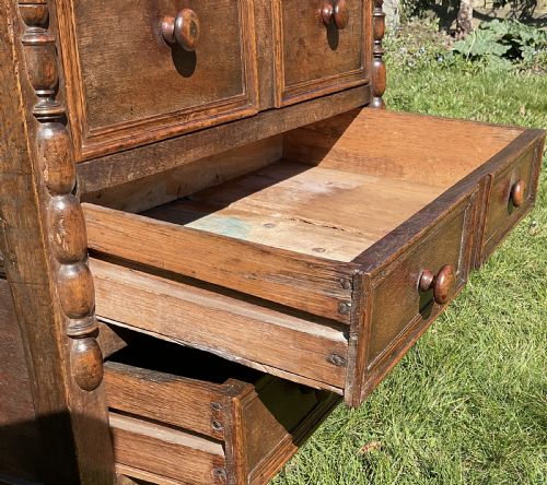 SMALL EARLY ENGLISH OAK CHEST OF DRAWERS C1680 - ADDITIONAL PHOTO 9
