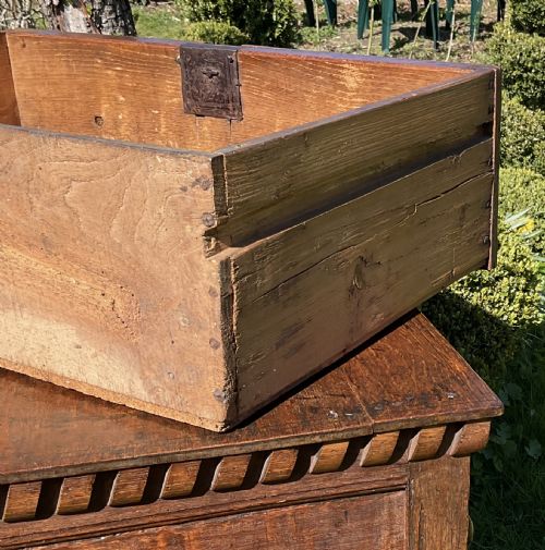 SMALL EARLY ENGLISH OAK CHEST OF DRAWERS C1680 - ADDITIONAL PHOTO 18