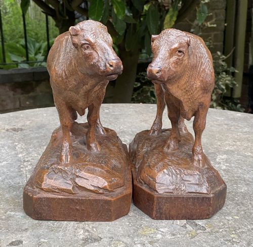 PAIR SIGNED BLACK FOREST BULL AND COW FIGURES C1900 - ADDITIONAL PHOTO 3