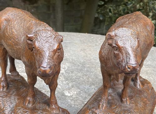 PAIR SIGNED BLACK FOREST BULL AND COW FIGURES C1900 - ADDITIONAL PHOTO 4