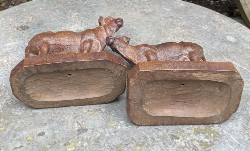PAIR SIGNED BLACK FOREST BULL AND COW FIGURES C1900 - ADDITIONAL PHOTO 5