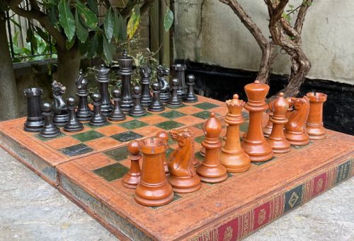 fig 1. VICTORIAN JAQUES STAUNTON WEIGHTED BOXED CHESS SET