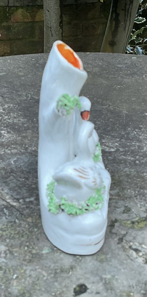 VICTORIAN STAFFORDSHIRE SWANS AND CYGNET VASE C1860 - ADDITIONAL PHOTO 2