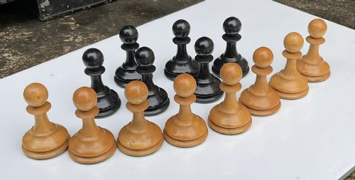 ANTIQUE STAUNTON BOXWOOD AND EBONY LIBRARY CHESS SET C1910 - ADDITIONAL PHOTO 2