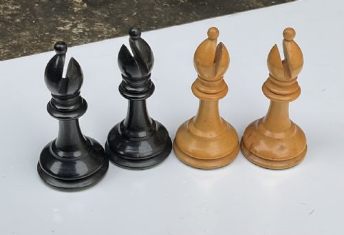 ANTIQUE STAUNTON BOXWOOD AND EBONY LIBRARY CHESS SET C1910 - ADDITIONAL PHOTO 4