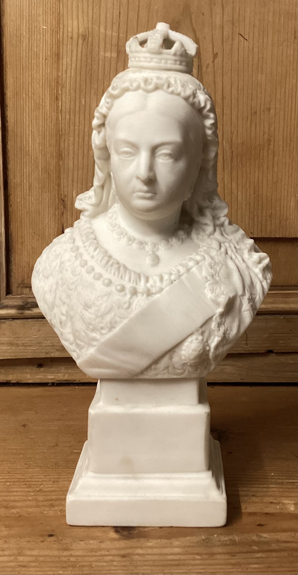 QUEEN VICTORIA JUBILEE PARIAN BUST 1887