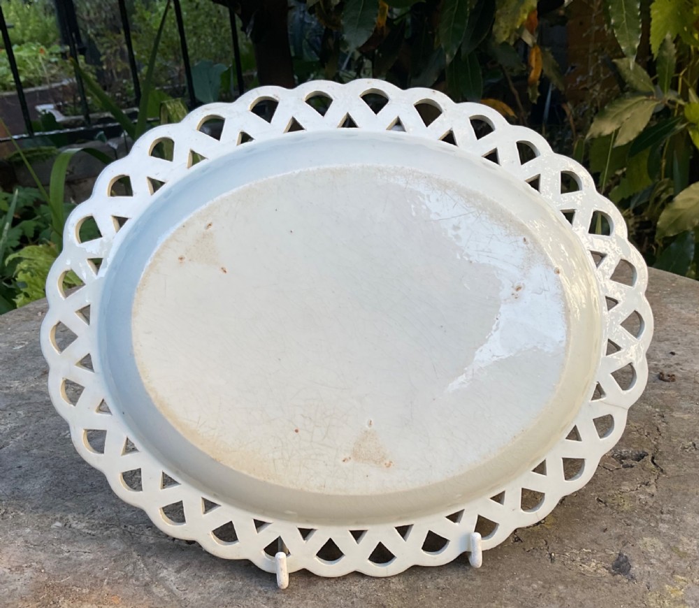 ENGLISH BLUE & WHITE POTTERY LATTICE BORDER STAND c1820 View III