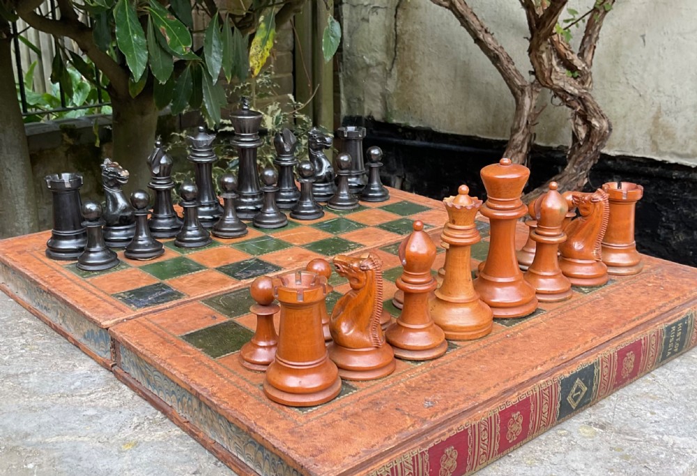 VICTORIAN JAQUES STAUNTON WEIGHTED BOXED CHESS SET View II