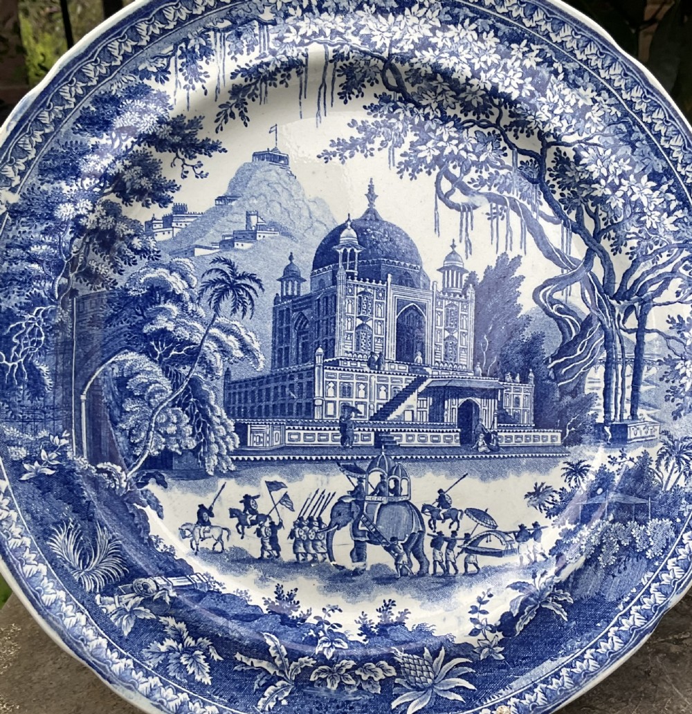 A pair of round 19th-century English blue and white transferware earthenware plates featuring the Mausoleum of Sultan Purveiz in Allahabad. View III
