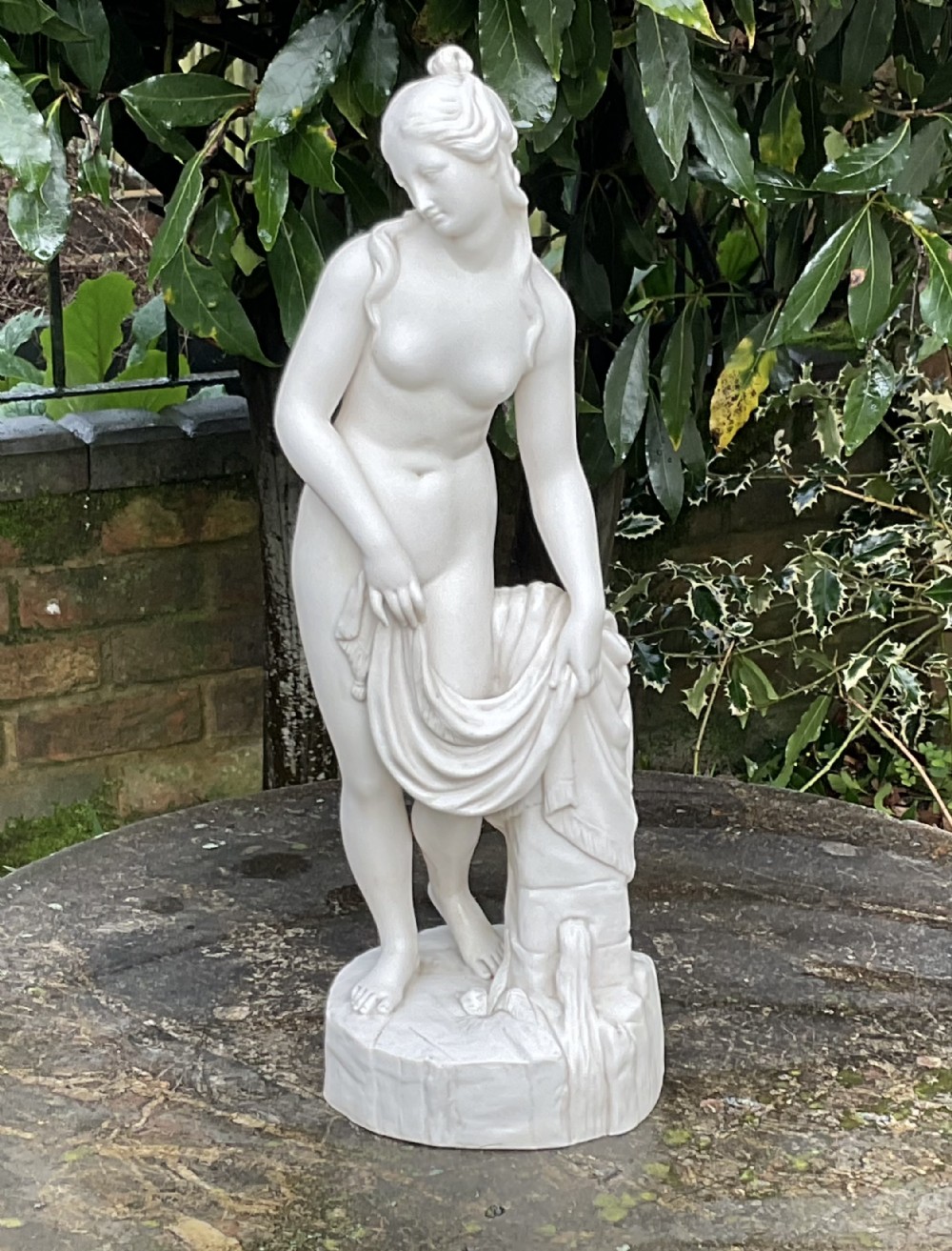 VICTORIAN PARIAN FIGURE OF BATHING VENUS 