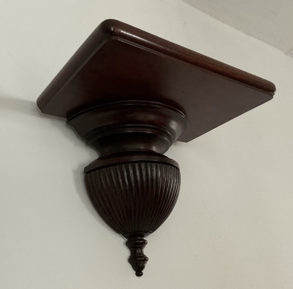 CLASSICAL MAHOGANY WALL BRACKET c1910