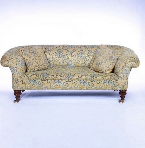 19TH CENTURY VICTORIAN CHESTERFIELD SOFA