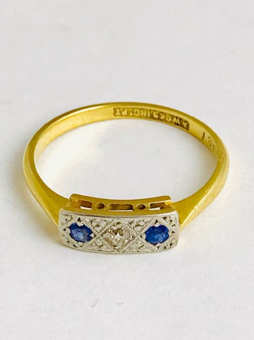 Sweet Art Deco 1930’S Sapphire and Diamond