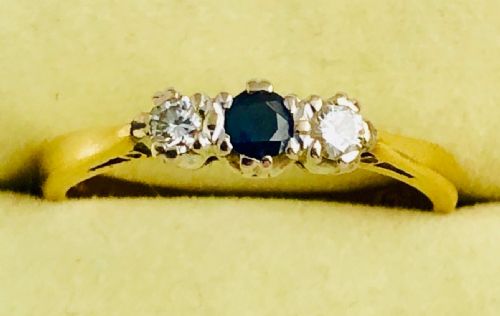 18ct Yellow Gold Sapphire and Diamond Trilogy Ring. Size P