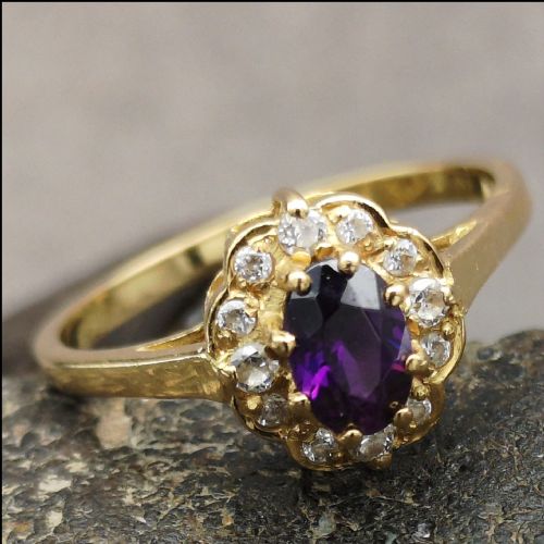Beautiful 18ct Gold Amethyst and Diamond Cluster Ring