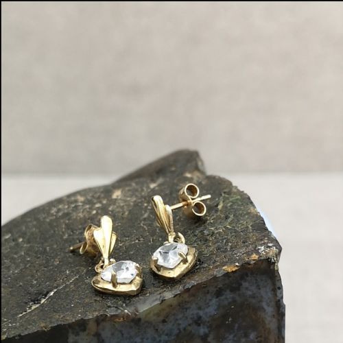 9ct Gold Vintage Heart Shaped White Topaz Stud Earrings