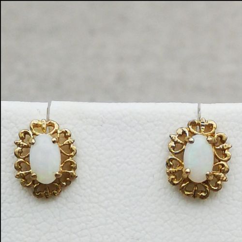 9ct Gold Opal Stud Earrings