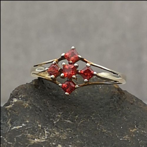 9ct Gold Five Stone Red Topaz Cluster Ring
